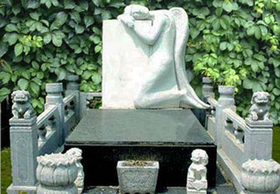 草坪艺术墓:雕塑艺术墓2